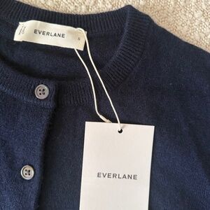 Everlane short cashmere cardigan navy blue S
